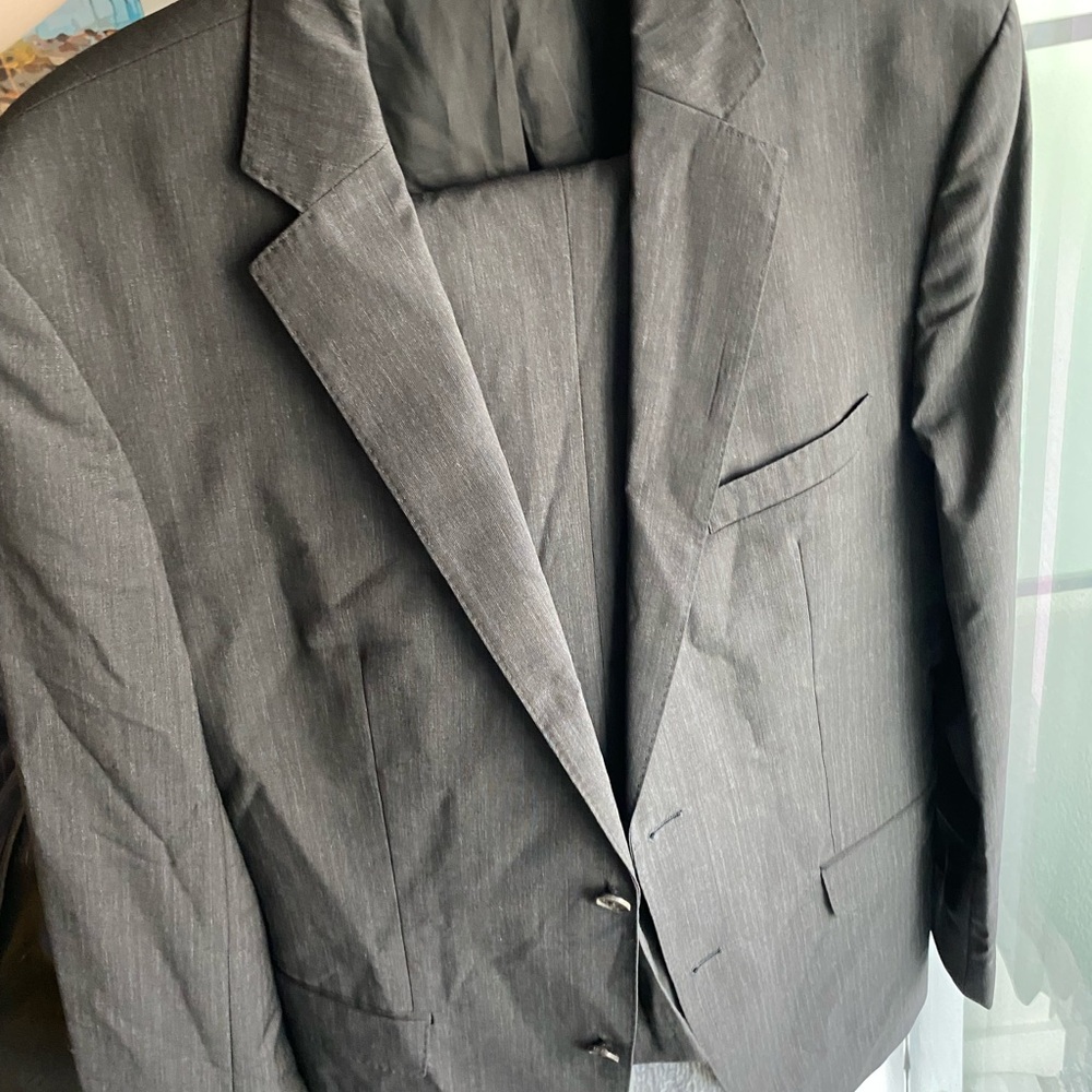 Hugo Boss Men's Gray Suit